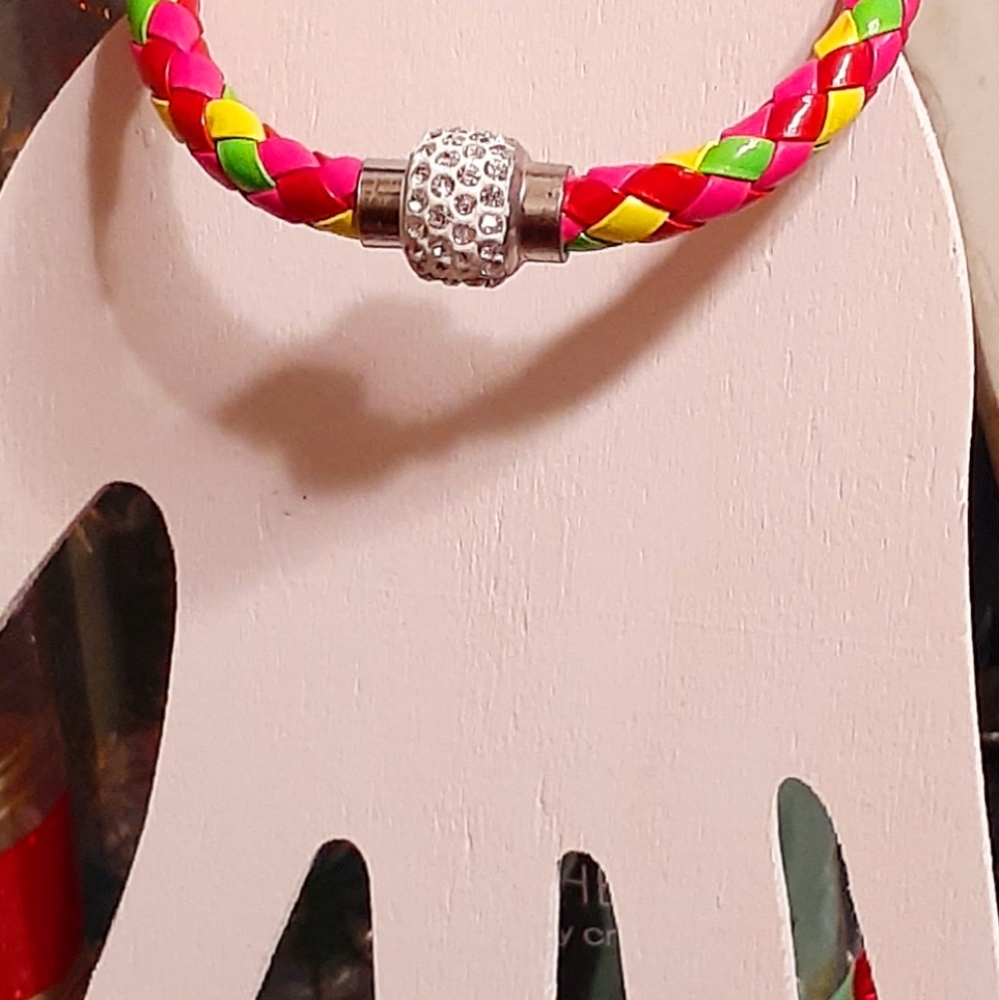 🧡🔗Multi-Colored🔗Magnetic Cuff🔗Bracelet🔗💚 - Picture 4 of 4